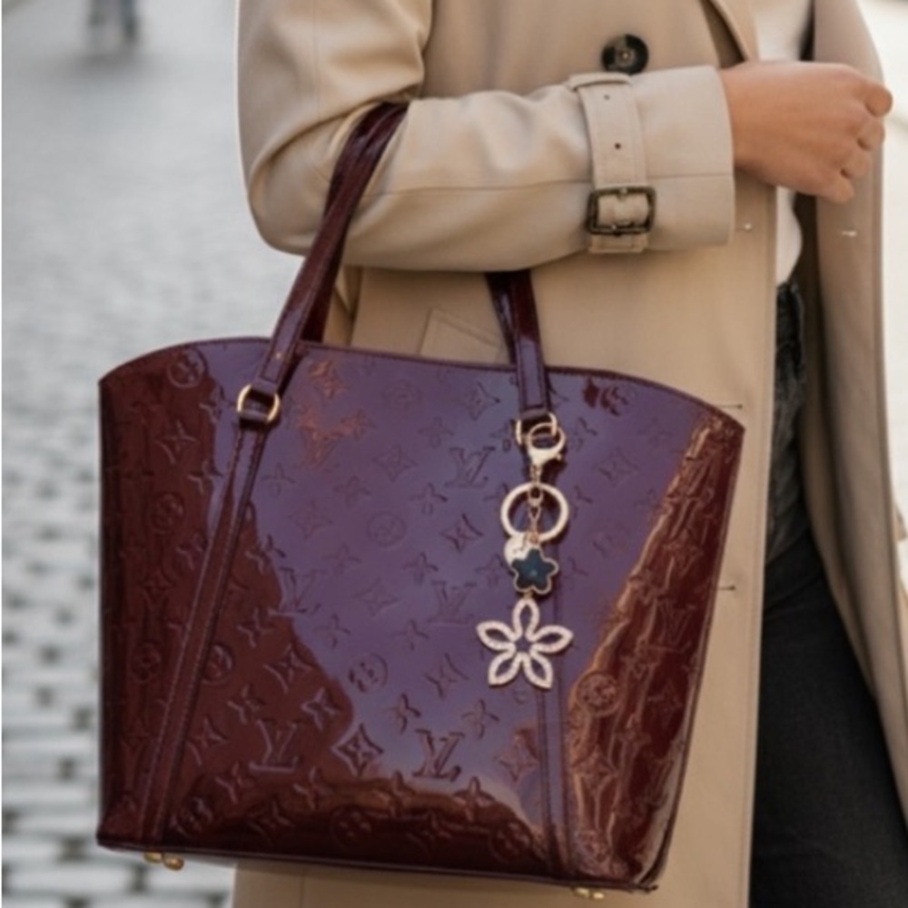 Louis Vuitton Vernis Amarante tote in excellent condition - Picture 6 of 13